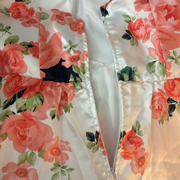 #155 Floral Dress - Picture 5 of 5